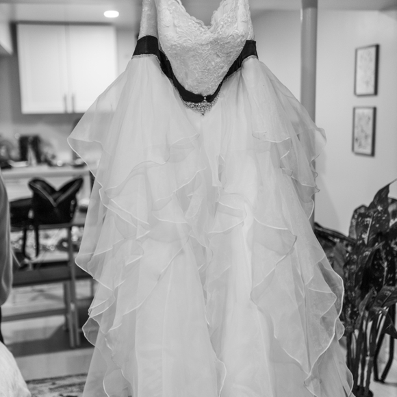 Wedding Dress - Picture 1 of 3